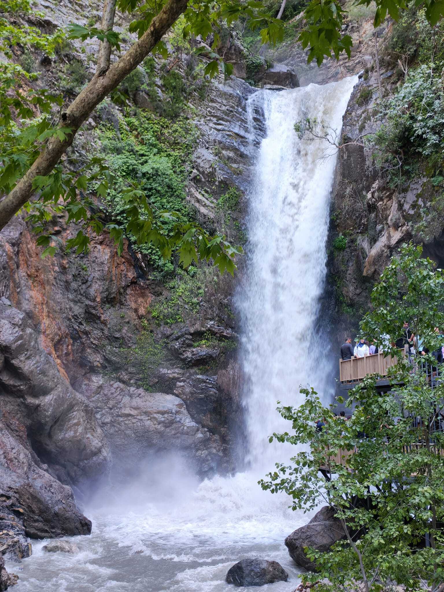 Karaçay Şelalesi